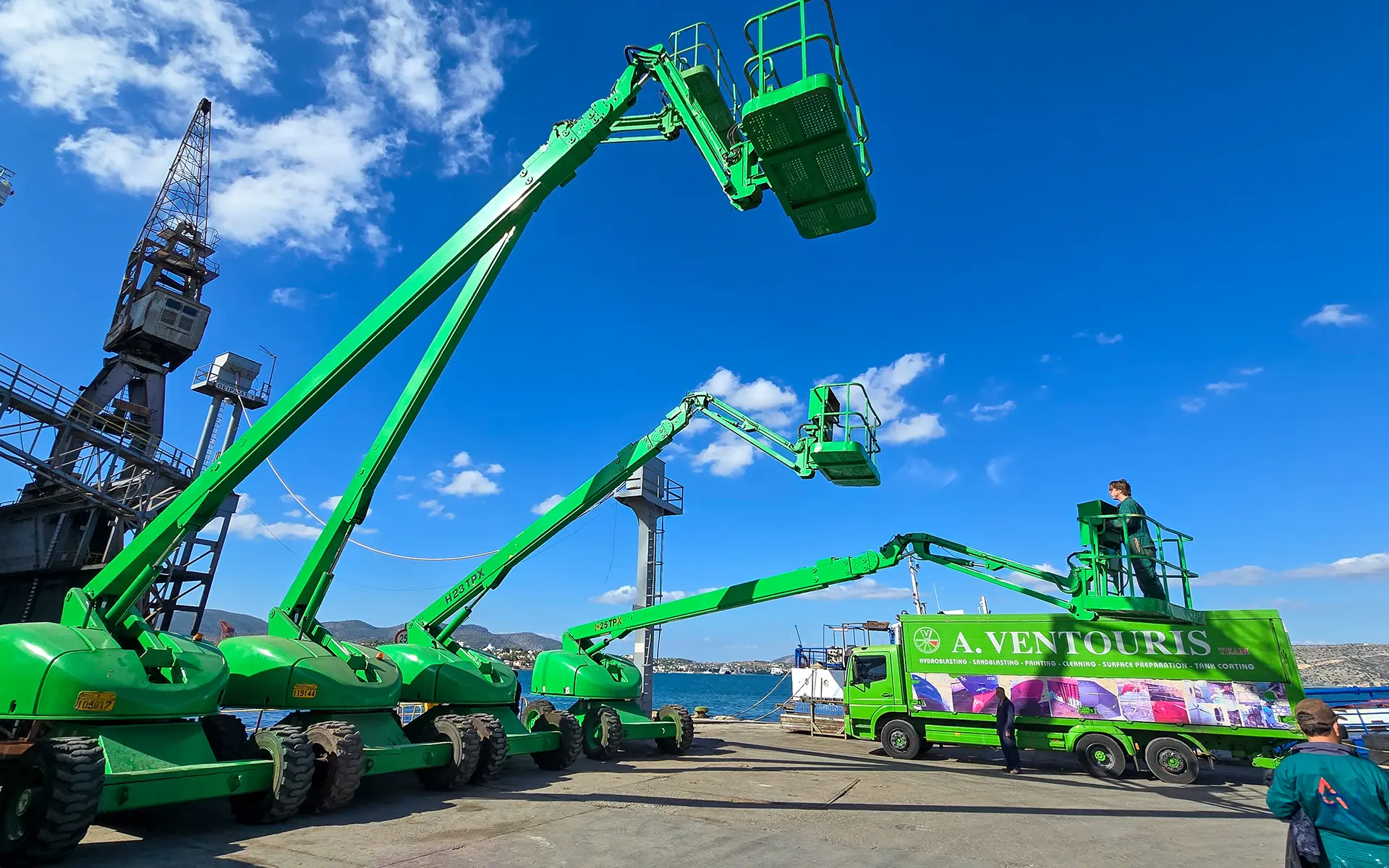 Maintenance and painting on the ship Contship Luv 5
