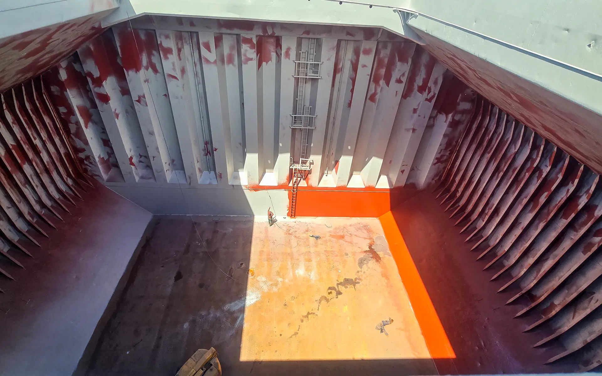 Maintenance and painting on the ship Laskaro S. 2