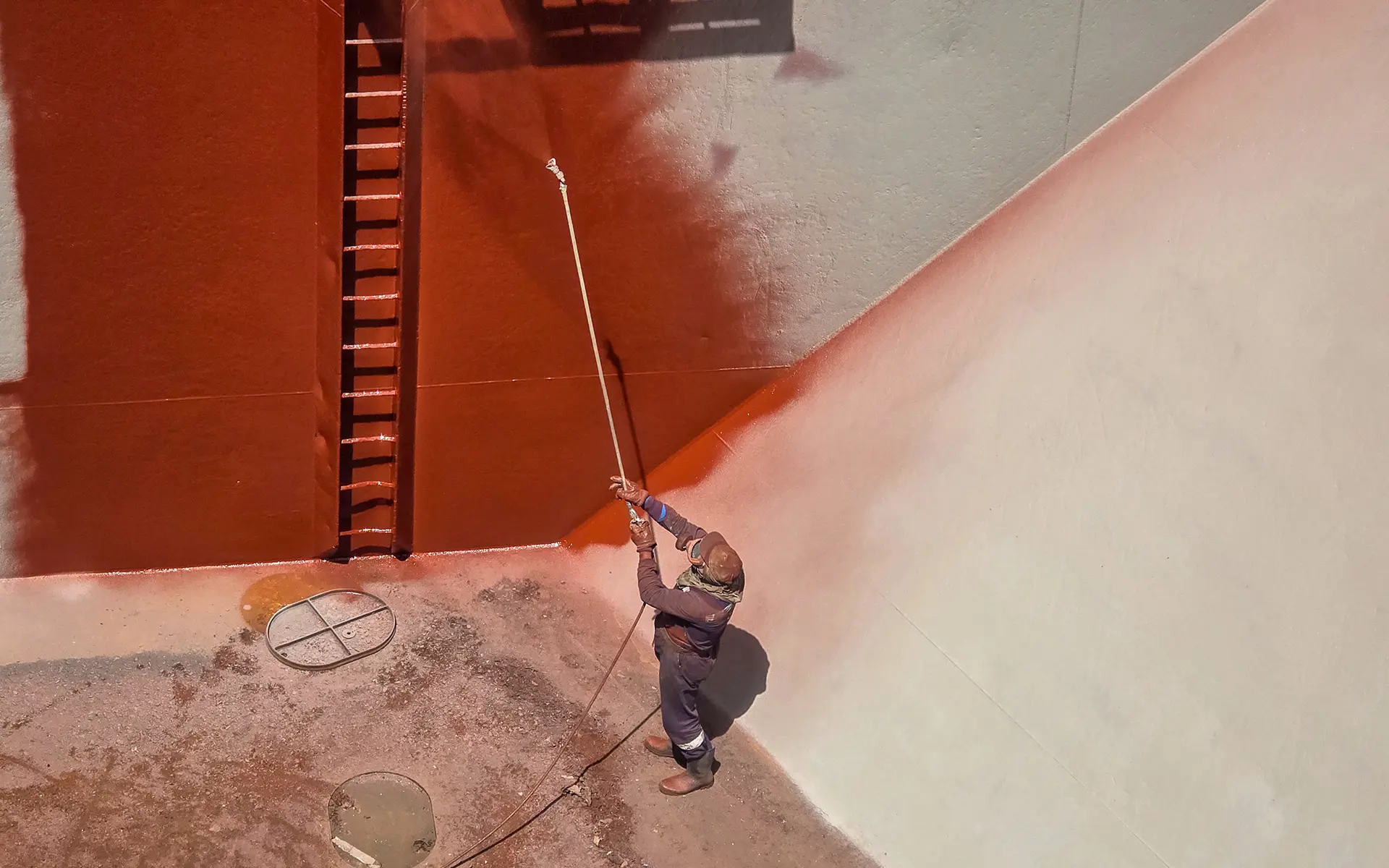 Maintenance and painting on the ship Laskaro S. 3