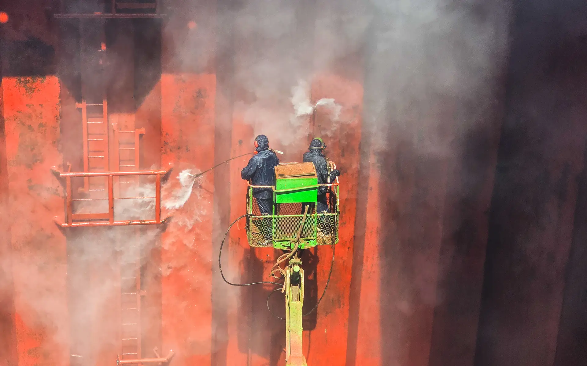 Maintenance and painting on the ship Laskaro S. 6