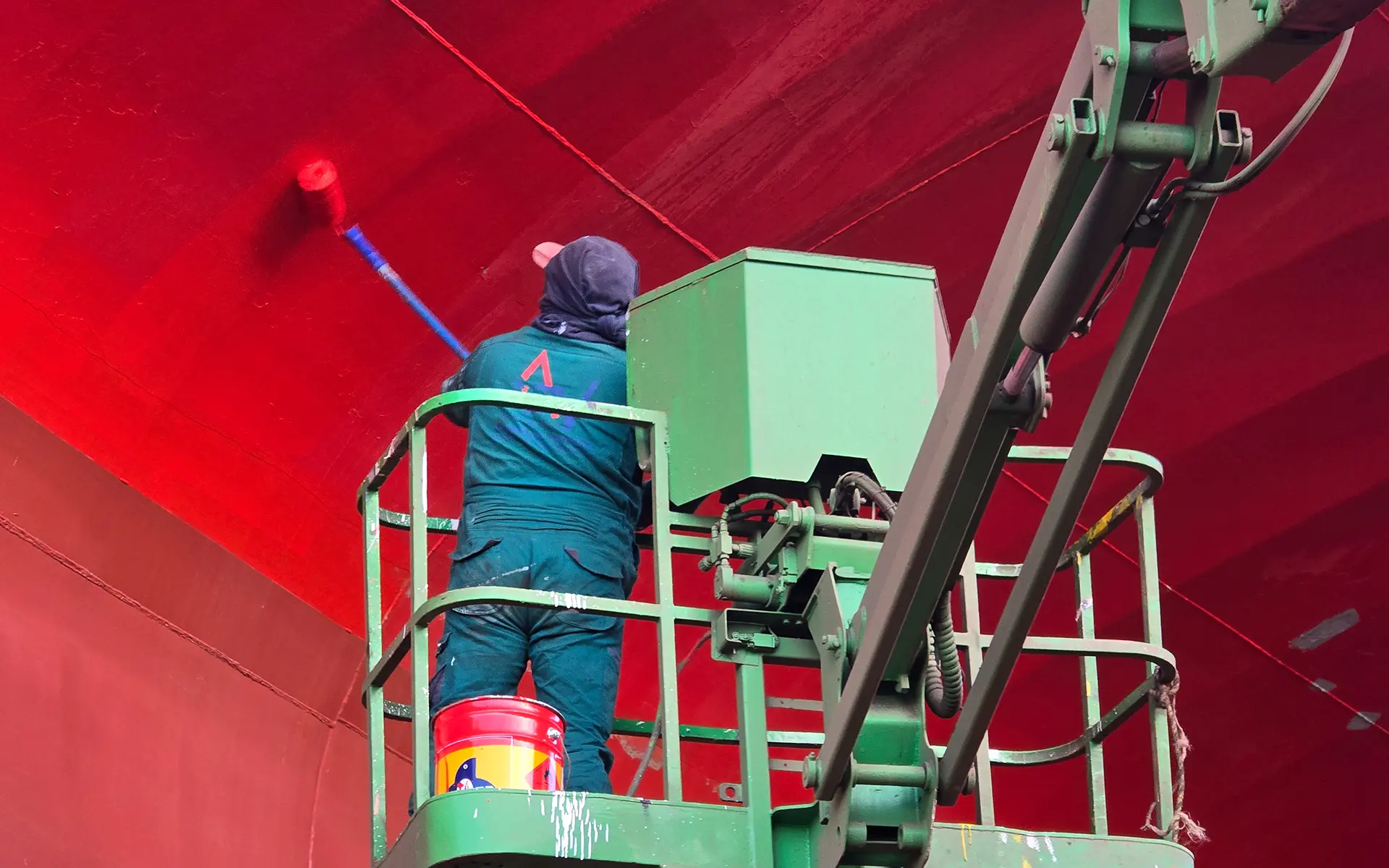 Maintenance and painting on the ship Theologos P. 13
